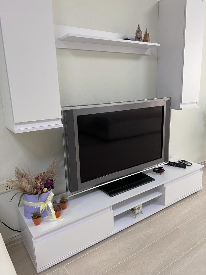 Home & Apartment In 티라나 외부 사진